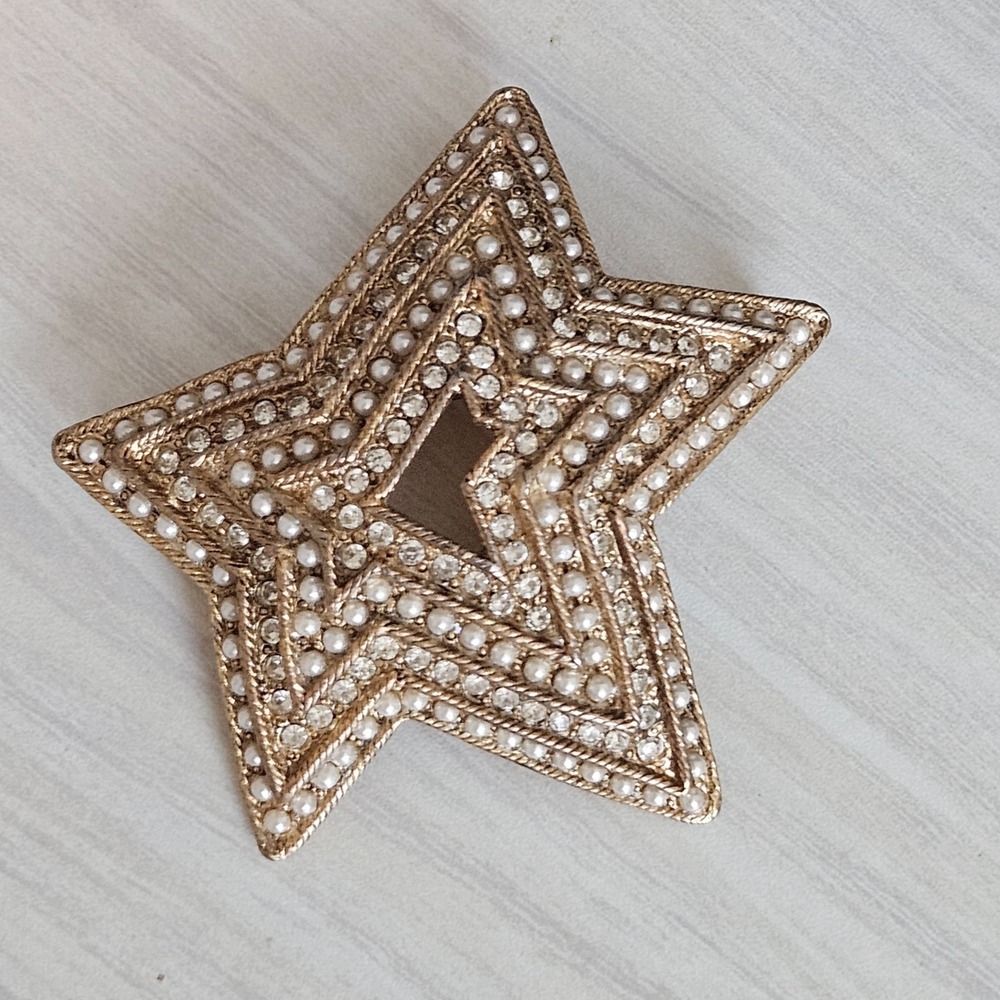 Graziano Gold Tone Rhinestone Faux Pearl Star Brooch Pin 3"